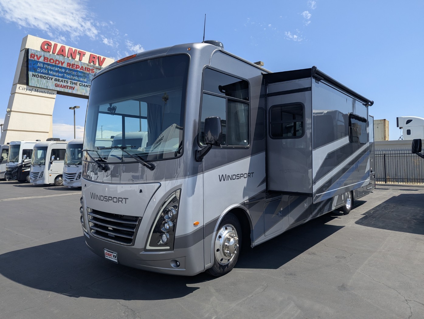 2025 Thor Motor Coach Windsport 35R - Image 2