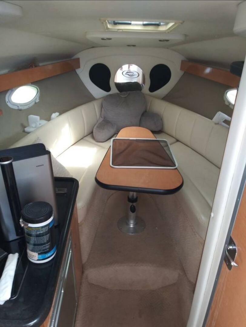 2009 Rinker 280 Express Cruiser - Image 7