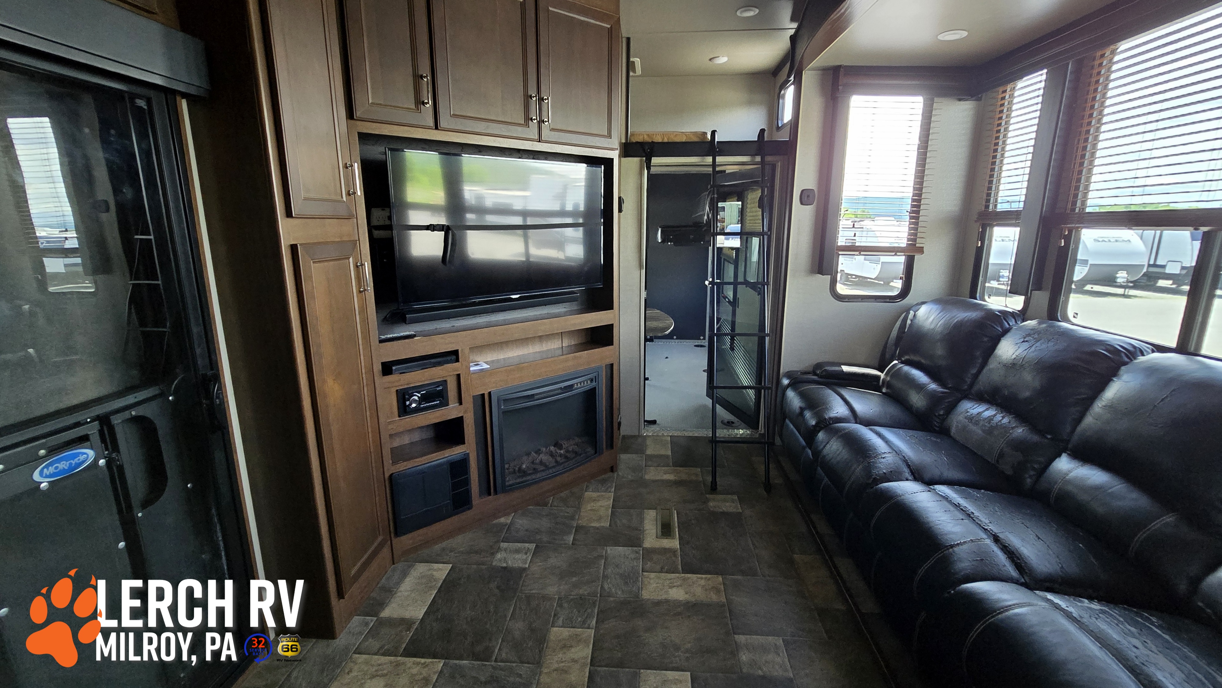 2016 Keystone Fuzion 420 - Image 24