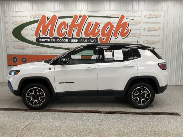 2025 Jeep Compass Trailhawk 4x4 - Image 4