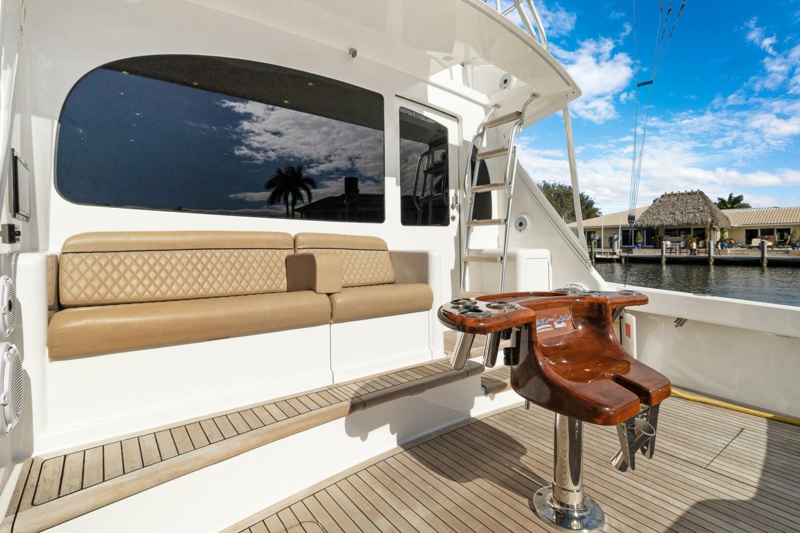 2015 Viking 46 Convertible - Image 22