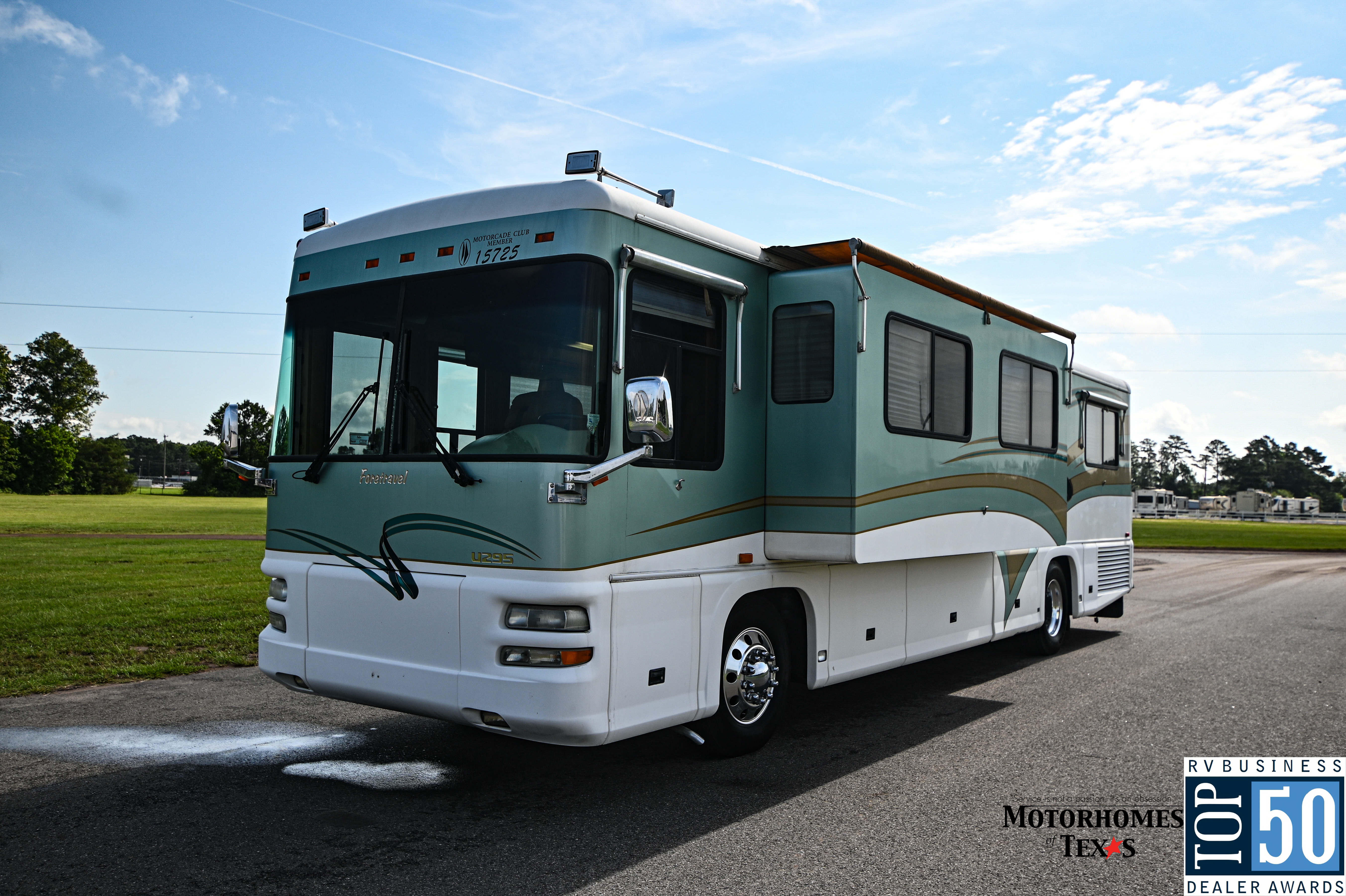 2002 Foretravel U295