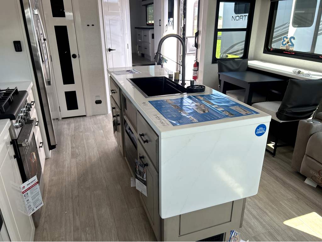2026 JAYCO PINNACLE 36FBTS - Image 16