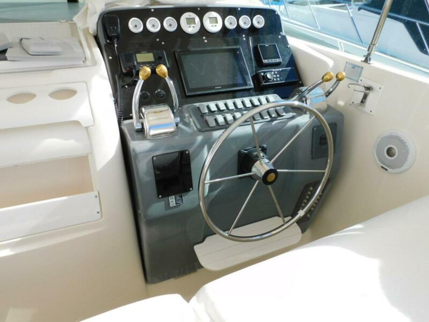 1995 Tiara Yachts 3500 Express - Image 8