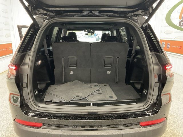 2025 Jeep Grand Cherokee L Altitude X 4X4 - Image 23