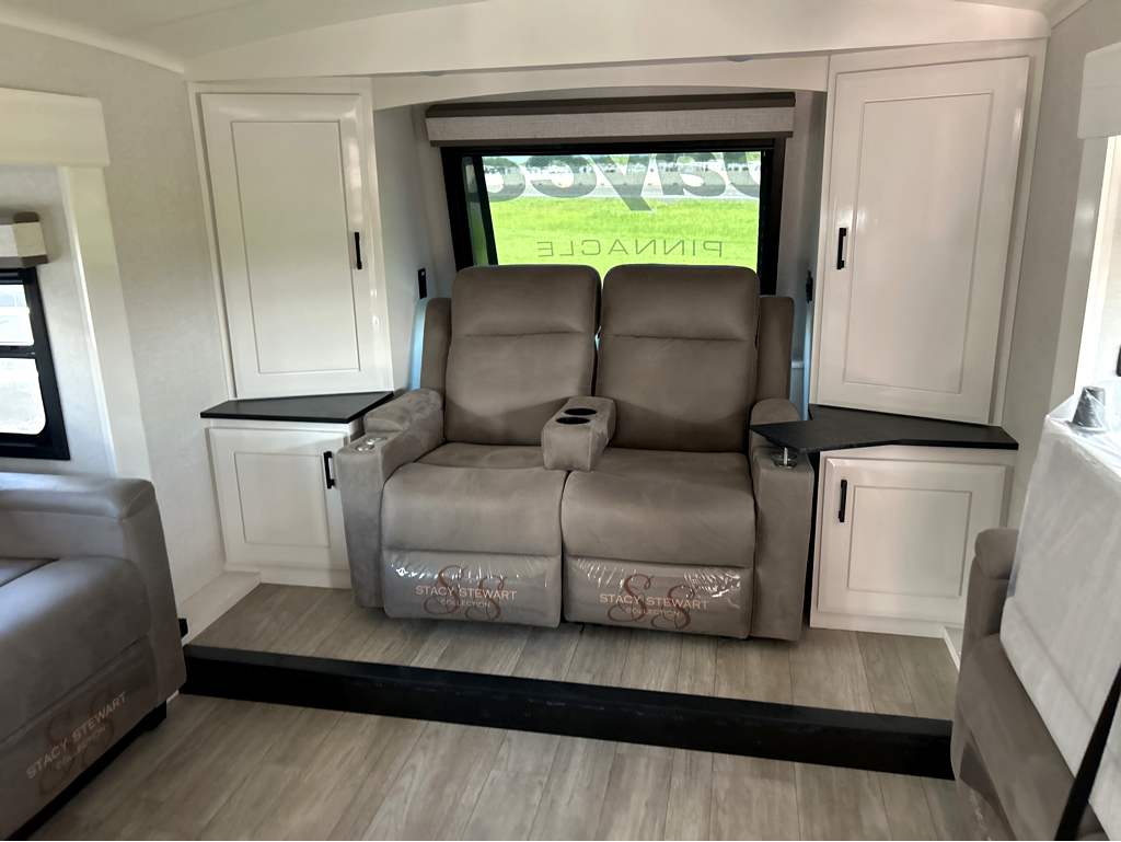 2026 JAYCO PINNACLE 39FLOK - Image 14