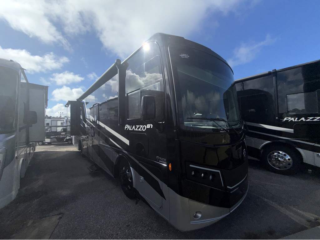 2026 THOR MOTOR COACH PALAZZO 33.5 - Image 1
