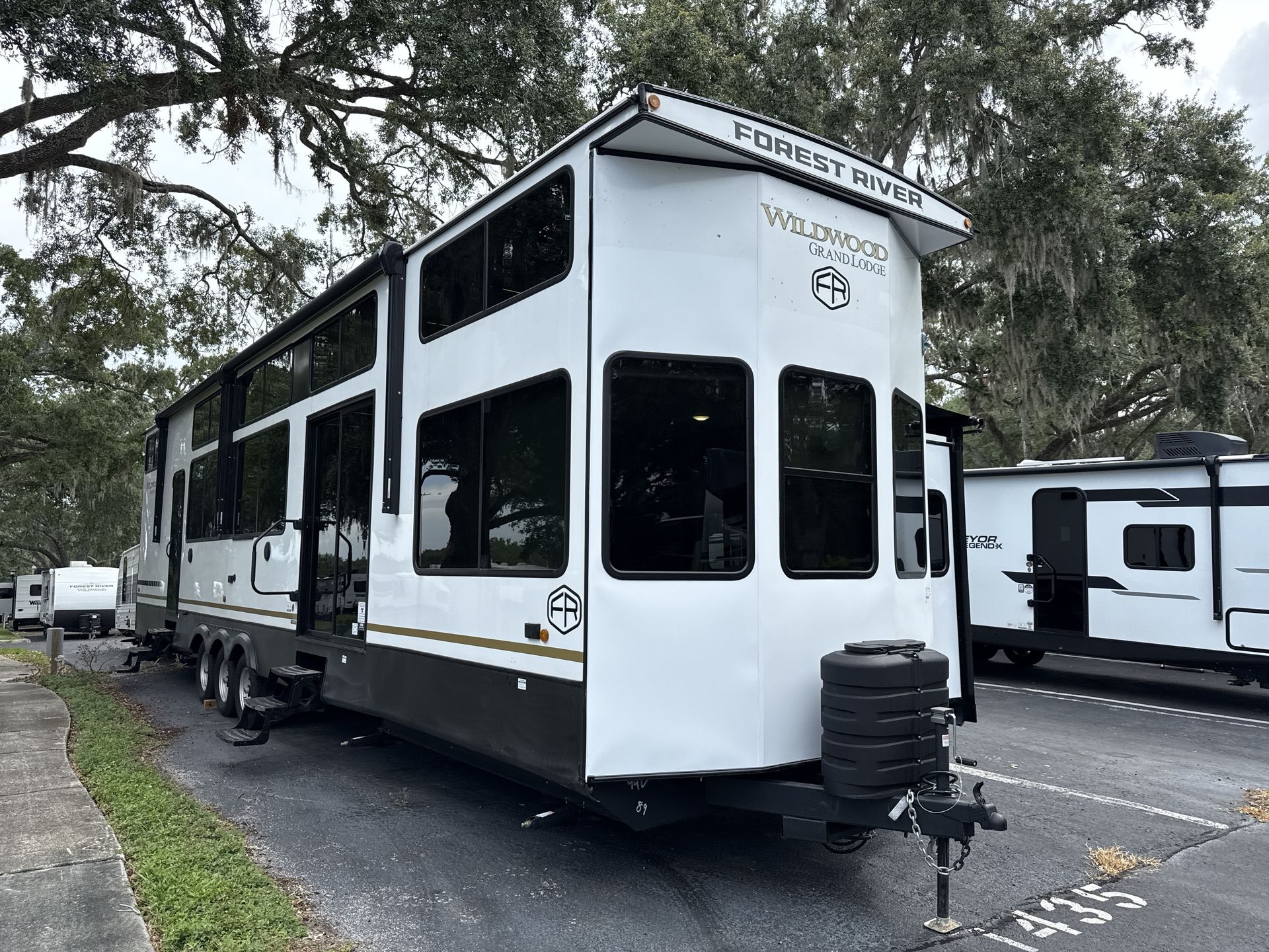 2025 Forest River Wildwood Grand Lodge