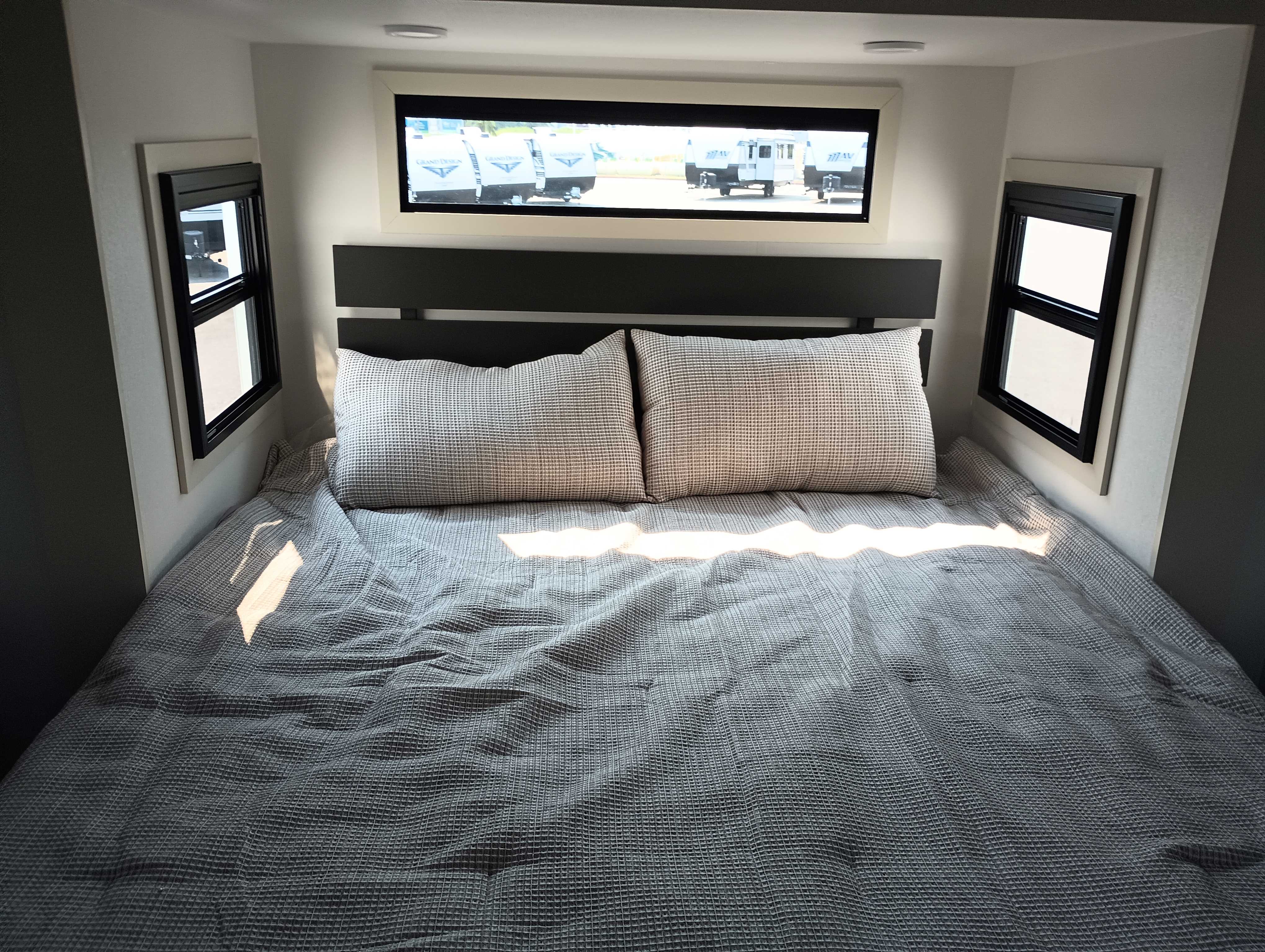2027 Grand Design Solitude 380FL - Image 12