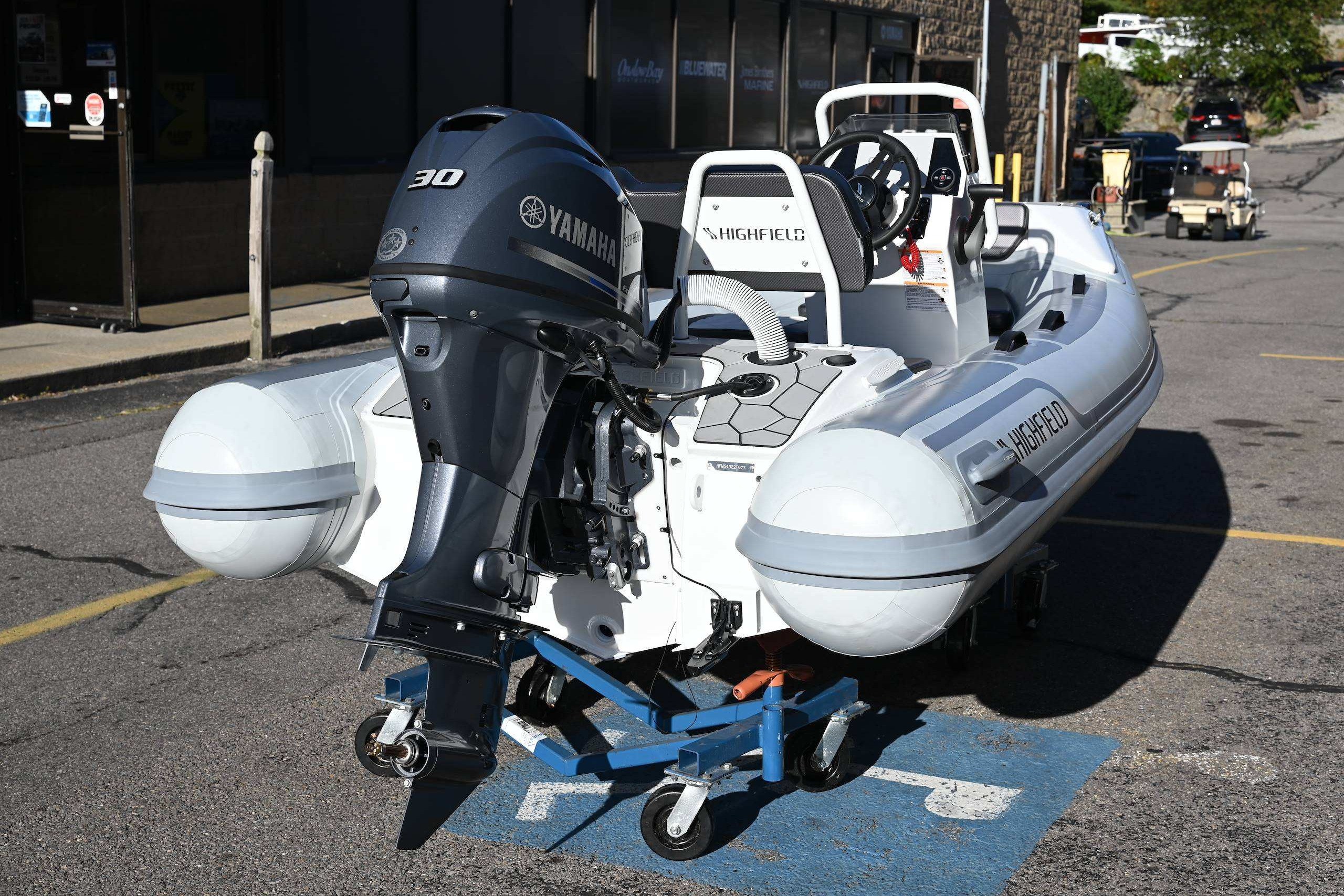 2027 Highfield Sport 330 Standard - Image 3