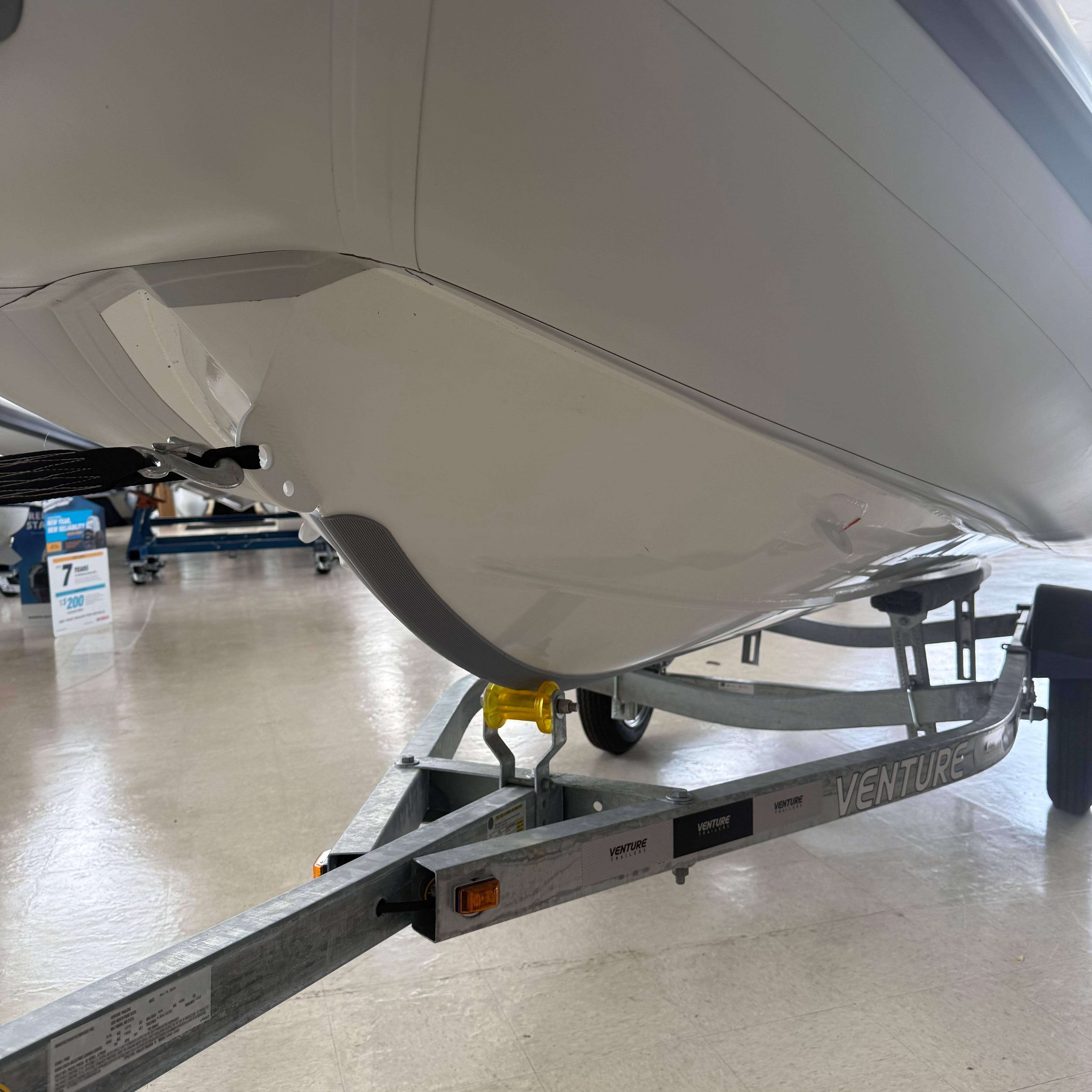 2025 Highfield Sport 390 Standard - Image 9