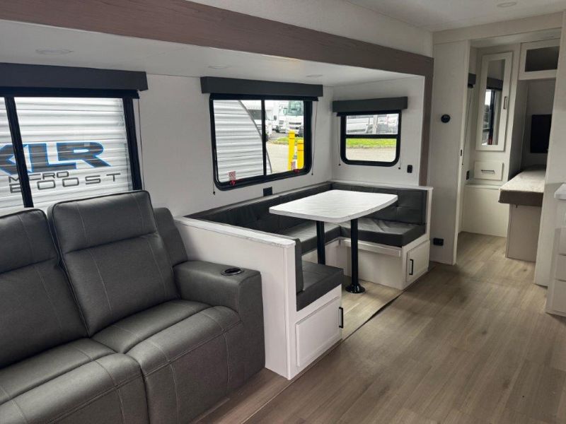 2026 Grand Design Momentum MAV 28MAV - Image 10
