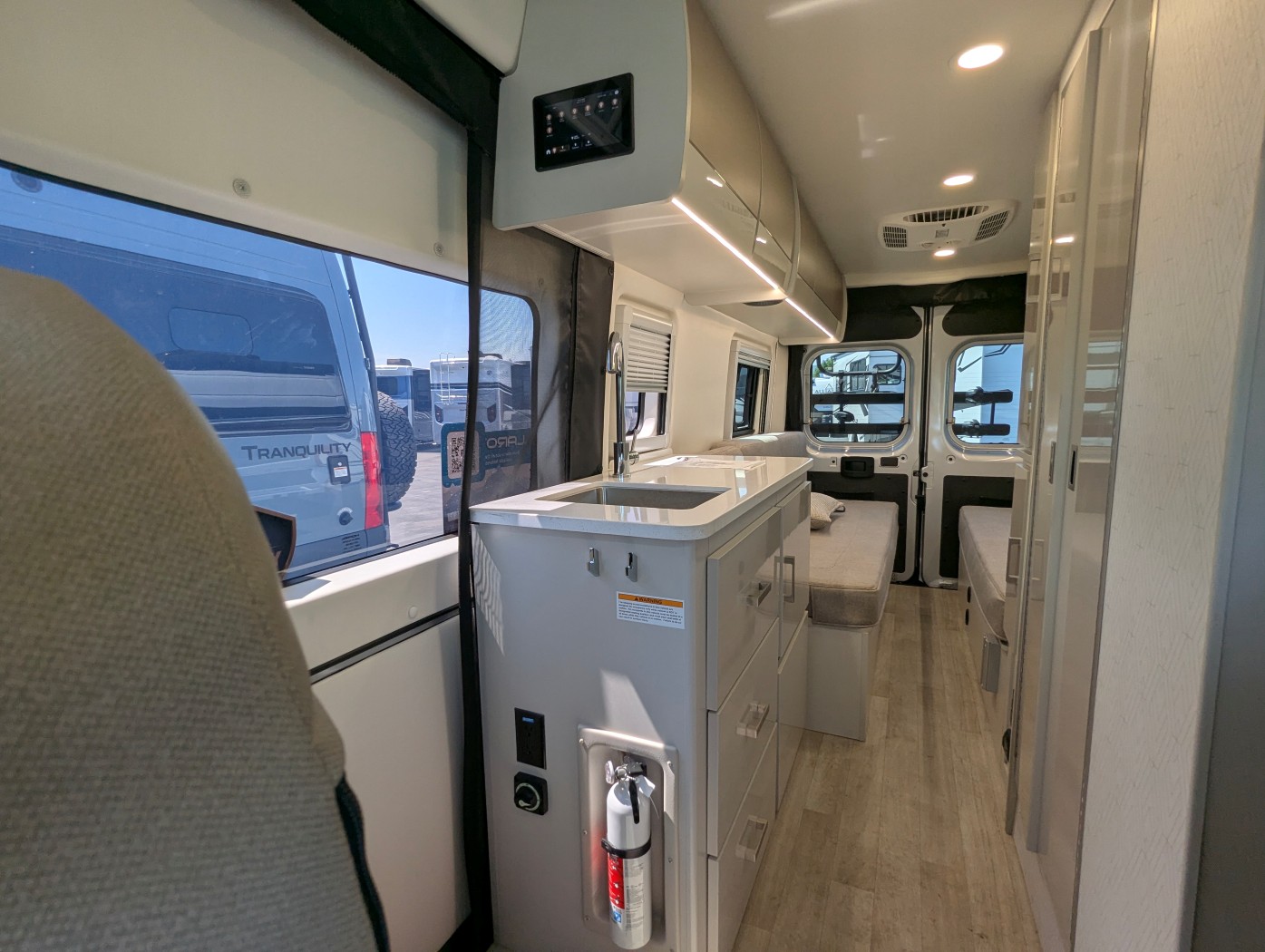 2027 Thor Motor Coach Tellaro 20U - Image 16