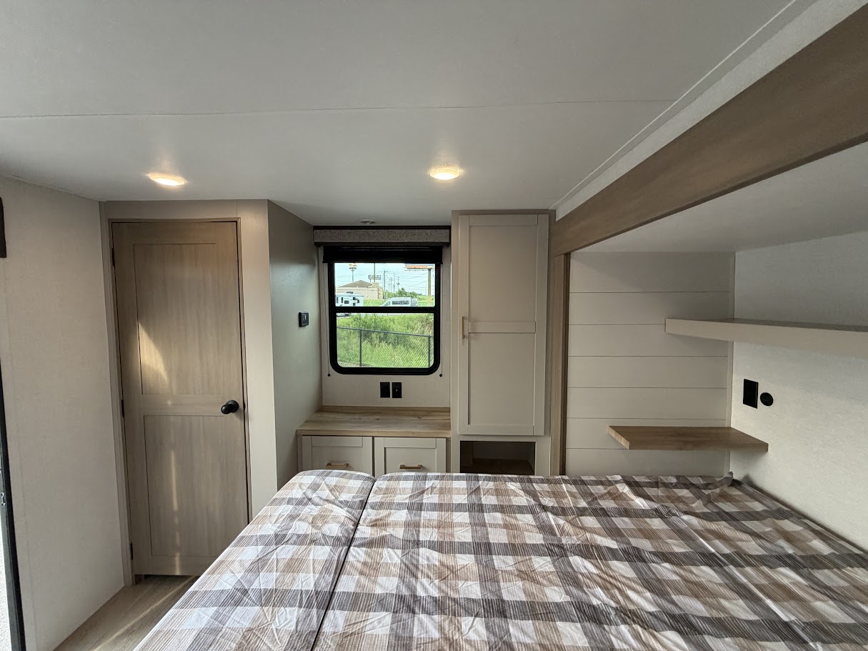 2027 JAYCO JAY FLIGHT BUNGALOW 404LOFT - Image 56