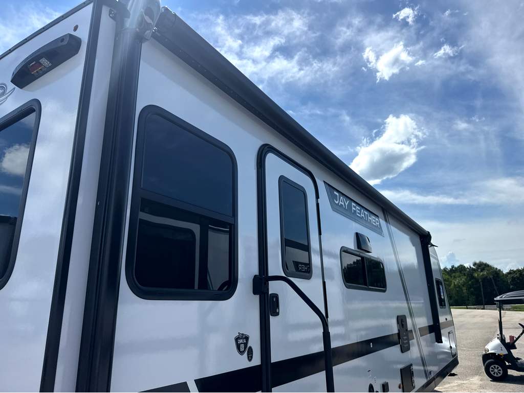 2027 JAYCO JAY FEATHER 25RLSL - Image 5