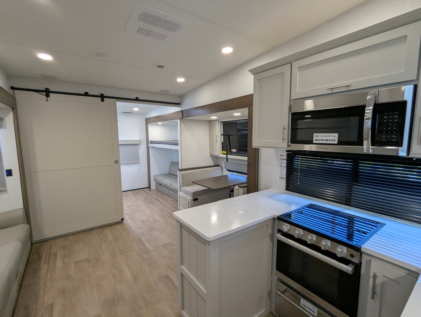 2027 Alliance RV Avenue 30BH - Image 31