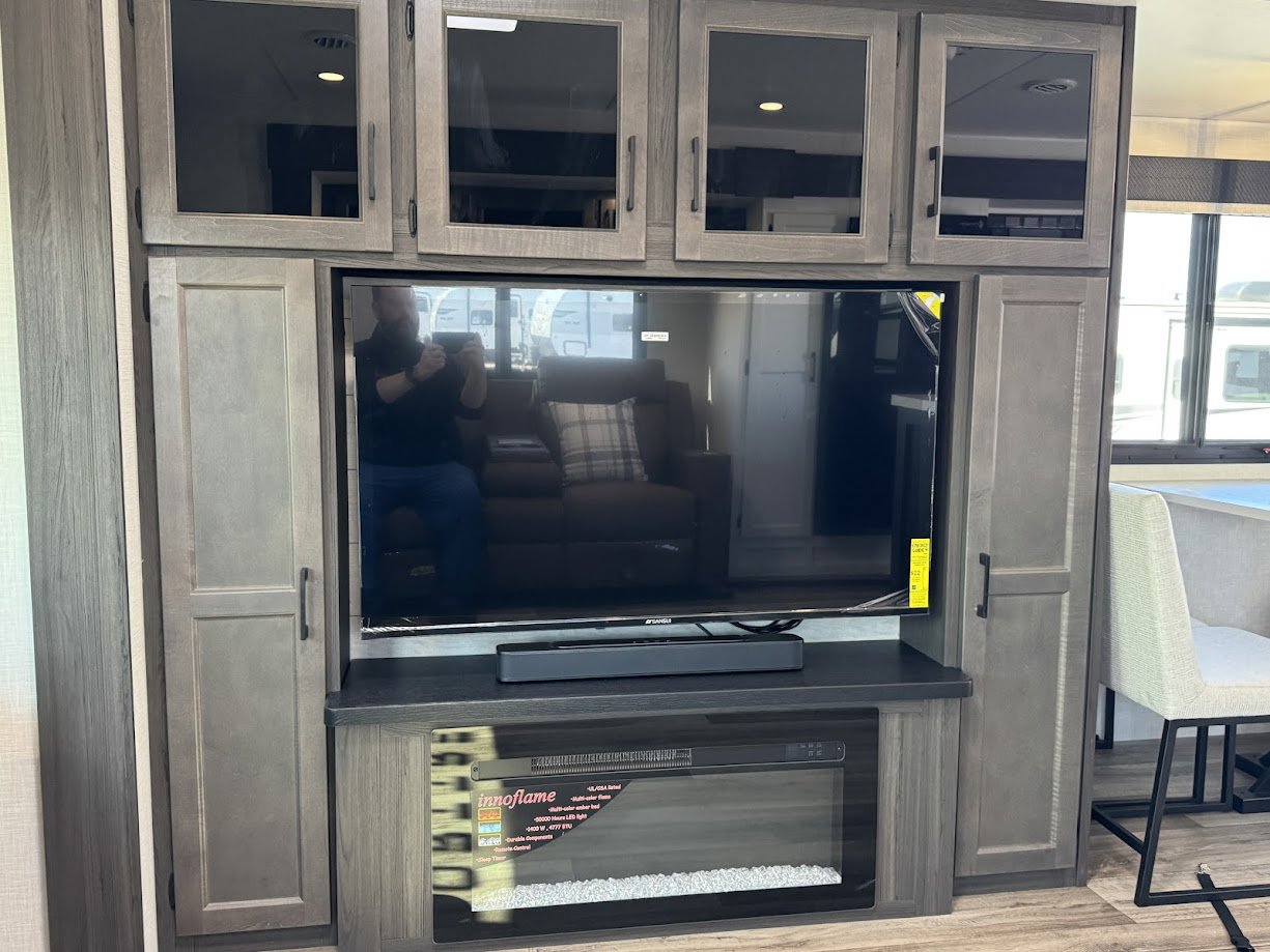 2026 VENTURE RV SPORTTREK 333VMI - Image 21