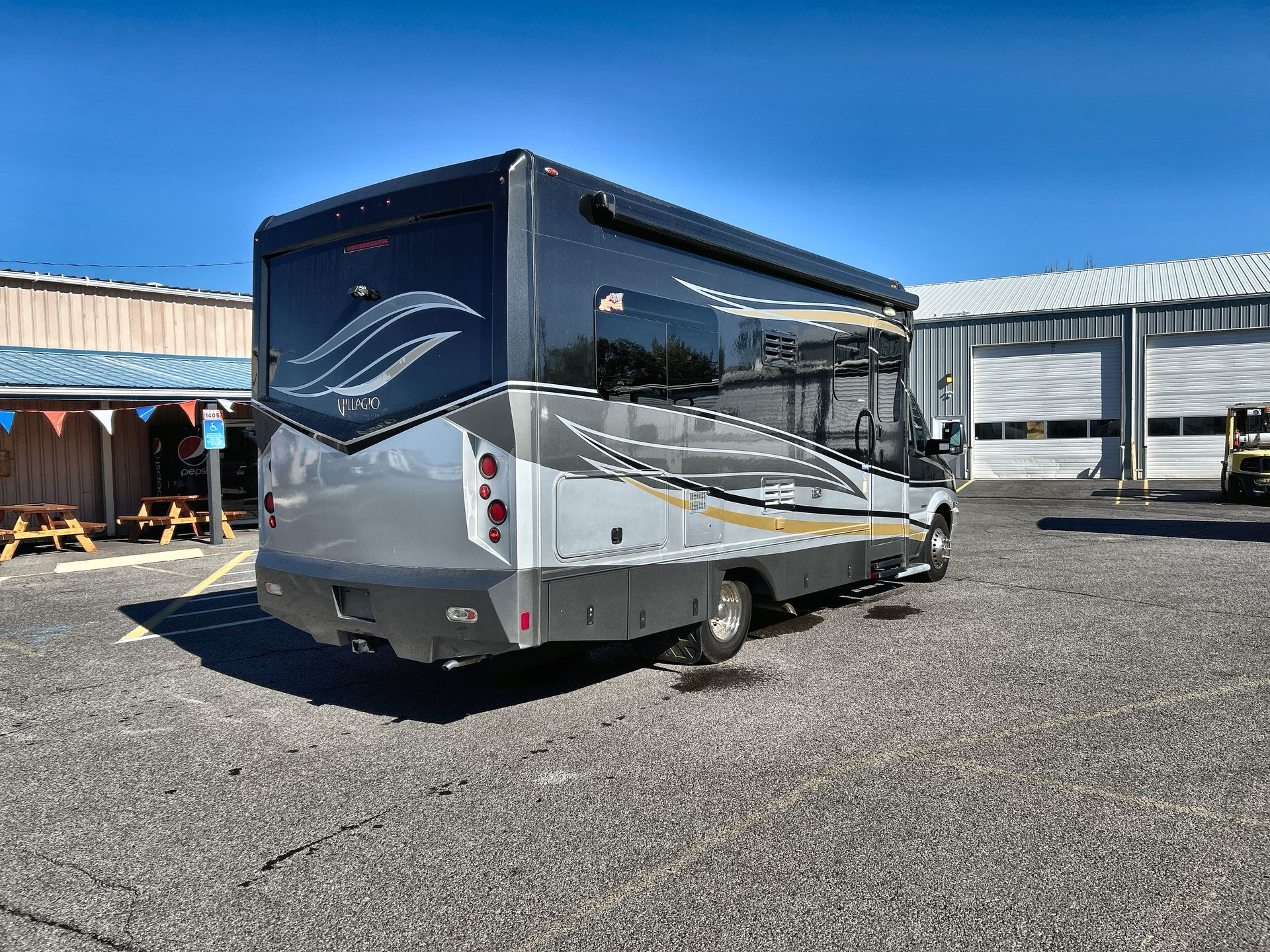 2014 Renegade Villagio 25RBS - Image 13