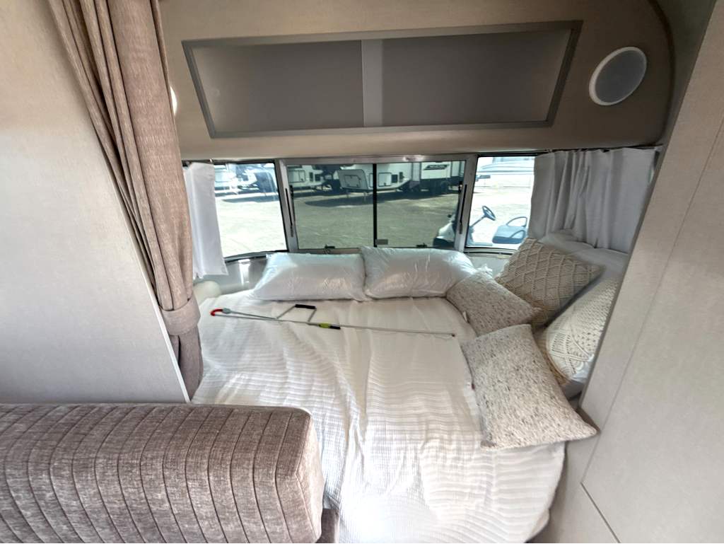 2026 AIRSTREAM CARAVEL 20FB - Image 11