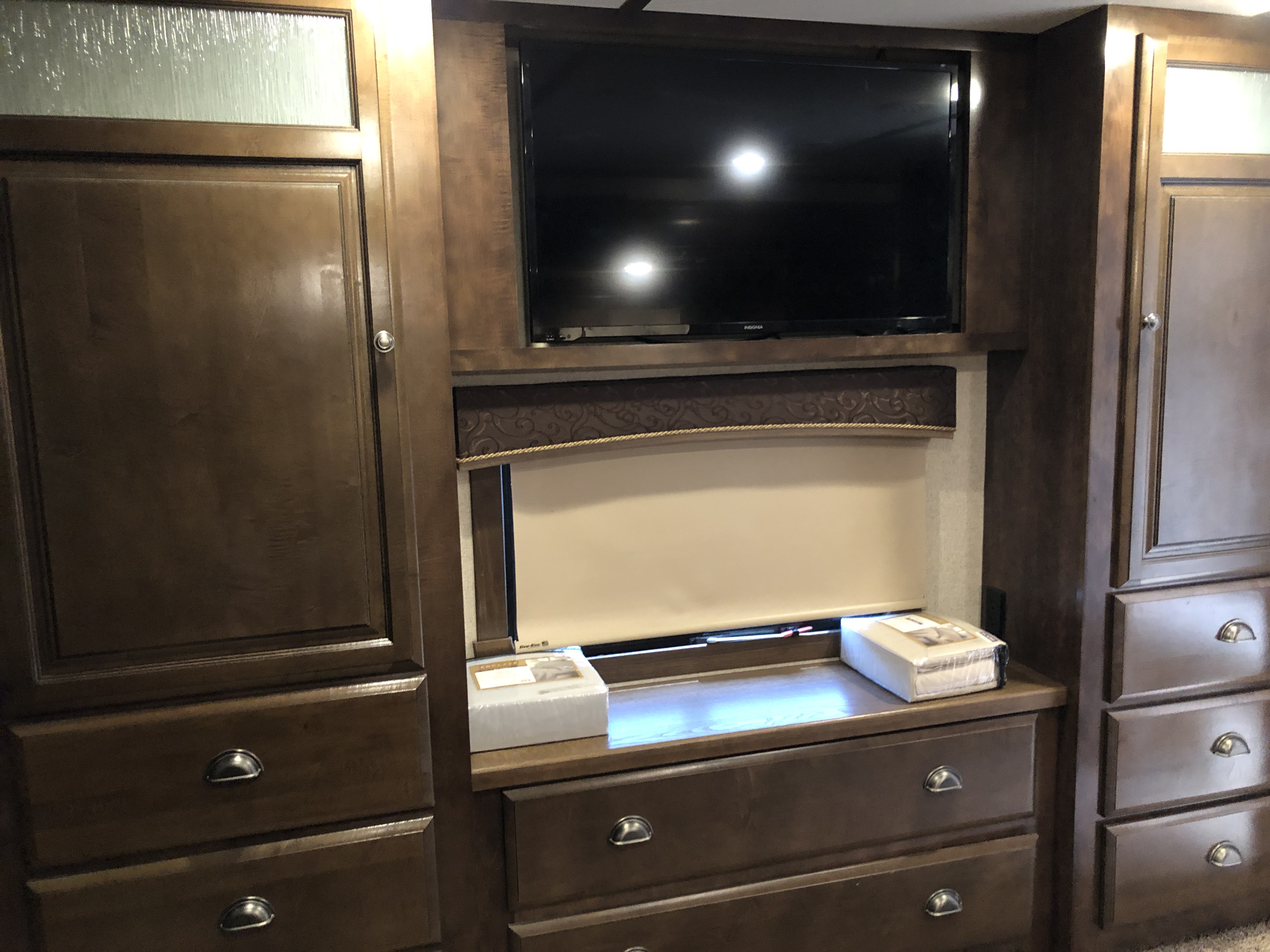 2017 REDWOOD RV 3821RL - Image 34