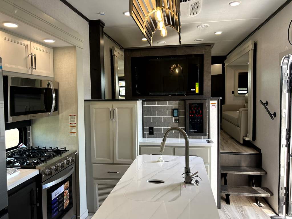 2026 Keystone ALPINE 3710FL - Image 14