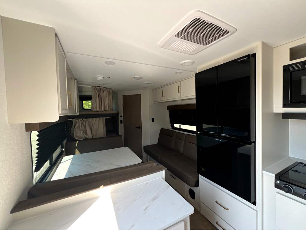 2027 GRAND DESIGN TRANSCEND 24BHX - Image 5