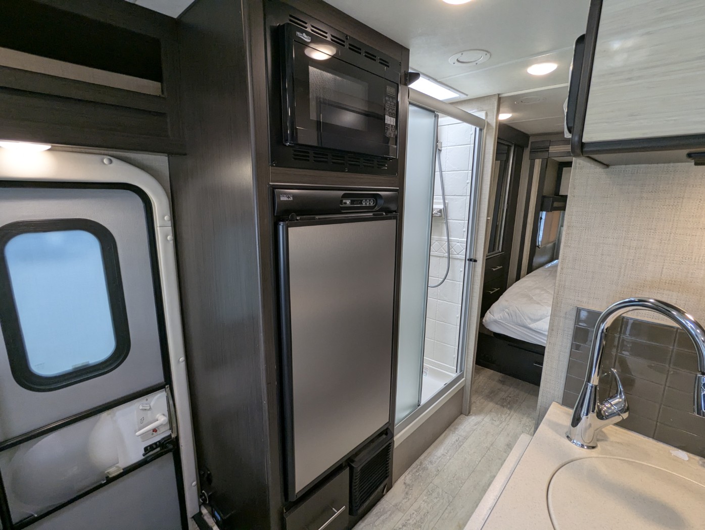2020 Thor Motor Coach Compass RUV 24SX - Image 13