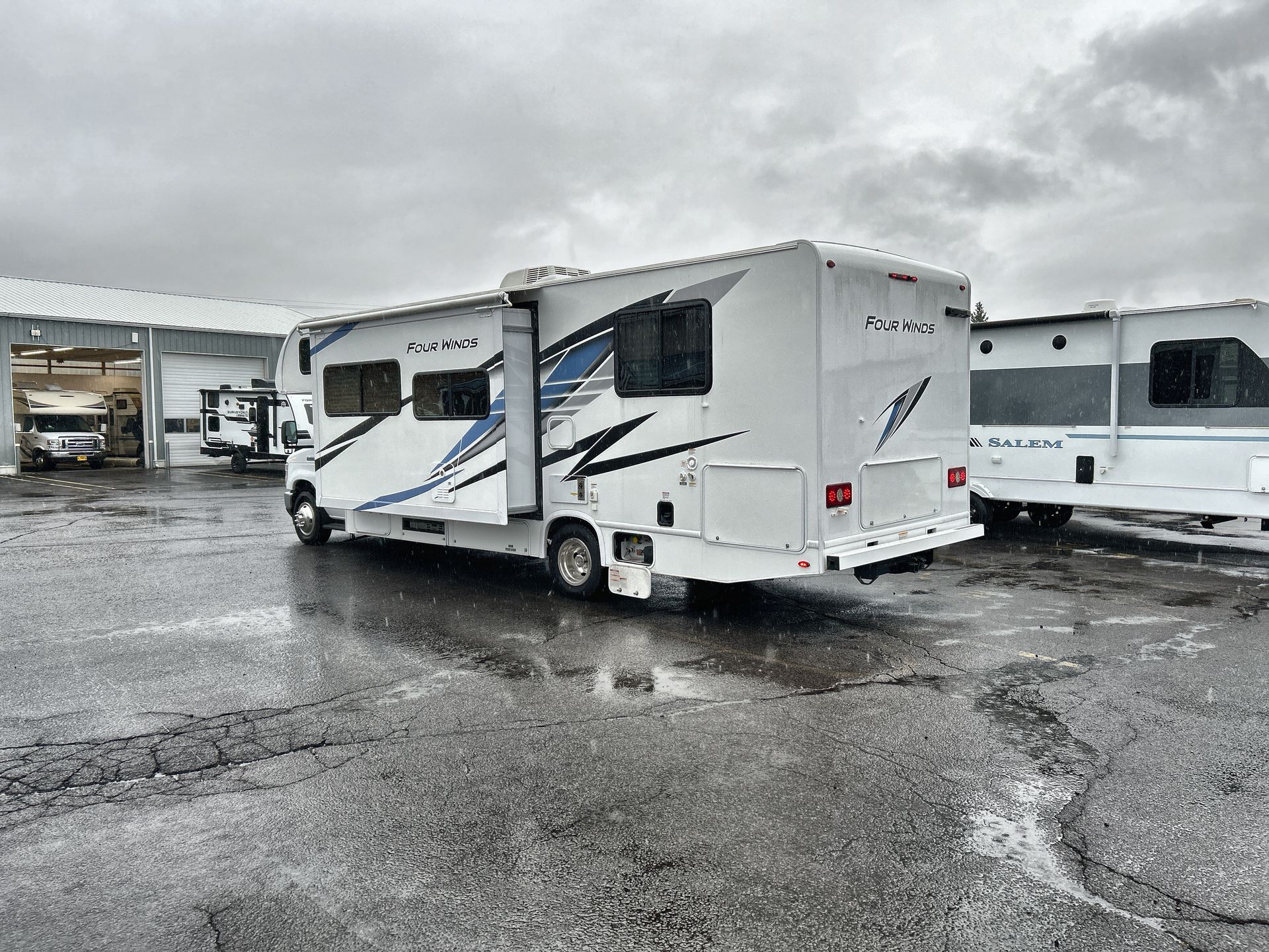 2025 Thor Motor Coach Four Winds 28Z - Image 14
