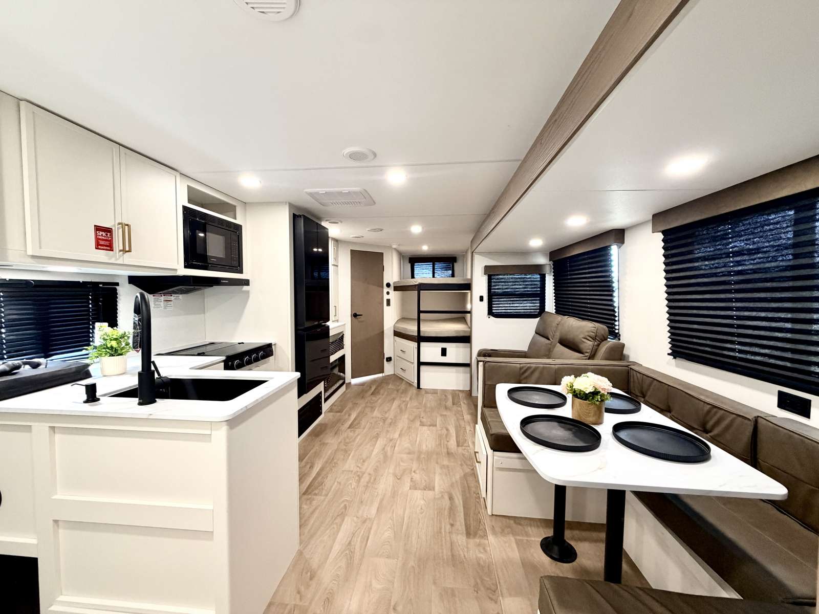 2026 Grand Design Transcend XPLOR 27DBX - Image 9