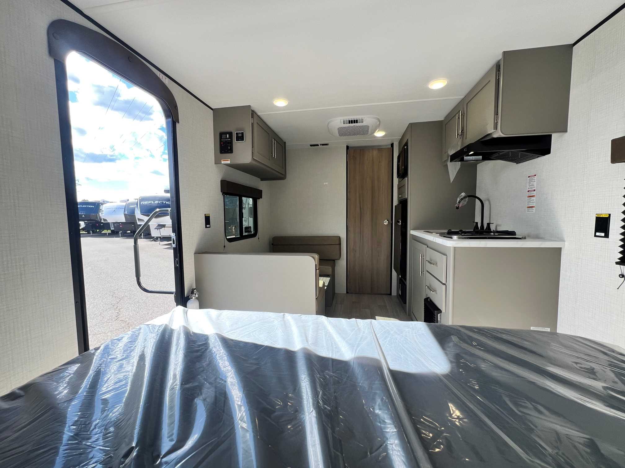 2027 Keystone Hideout Mini 166RB - Image 17