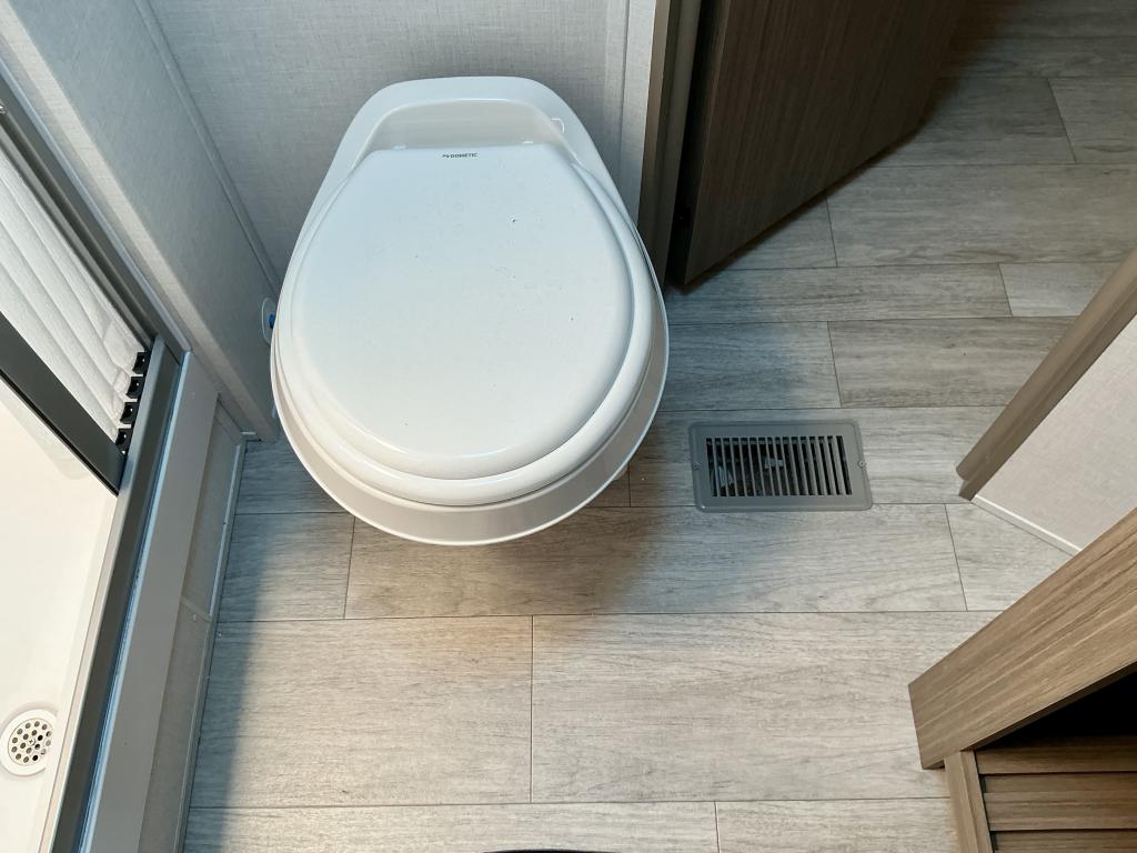 2025 FOREST RIVER 26DBUDX - Image 20