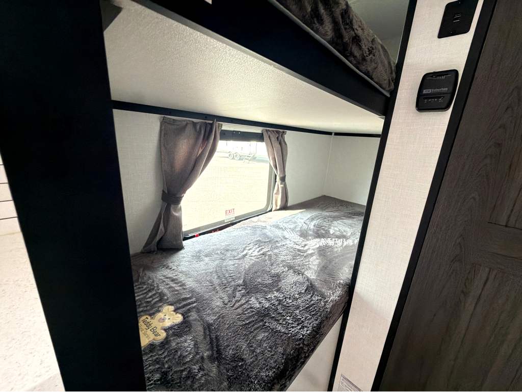 2026 VENTURE RV SPORTTREK STINGER 161VUD - Image 20