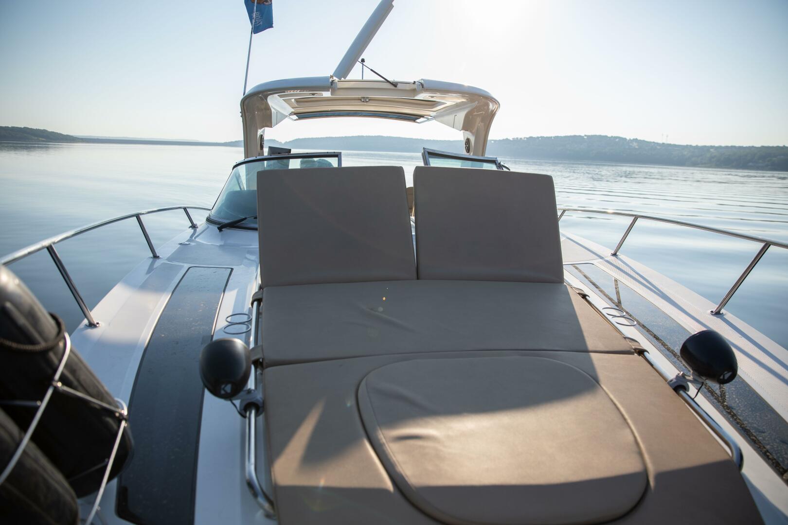 2016 Sea Ray Sundancer 350 - Image 15