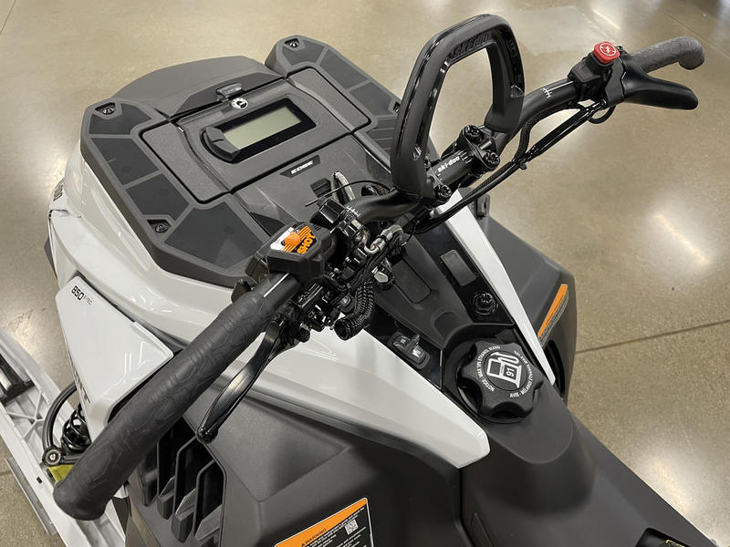 2025 Ski-Doo SUMMIT EDGE 850 HAC 154 - Image 2