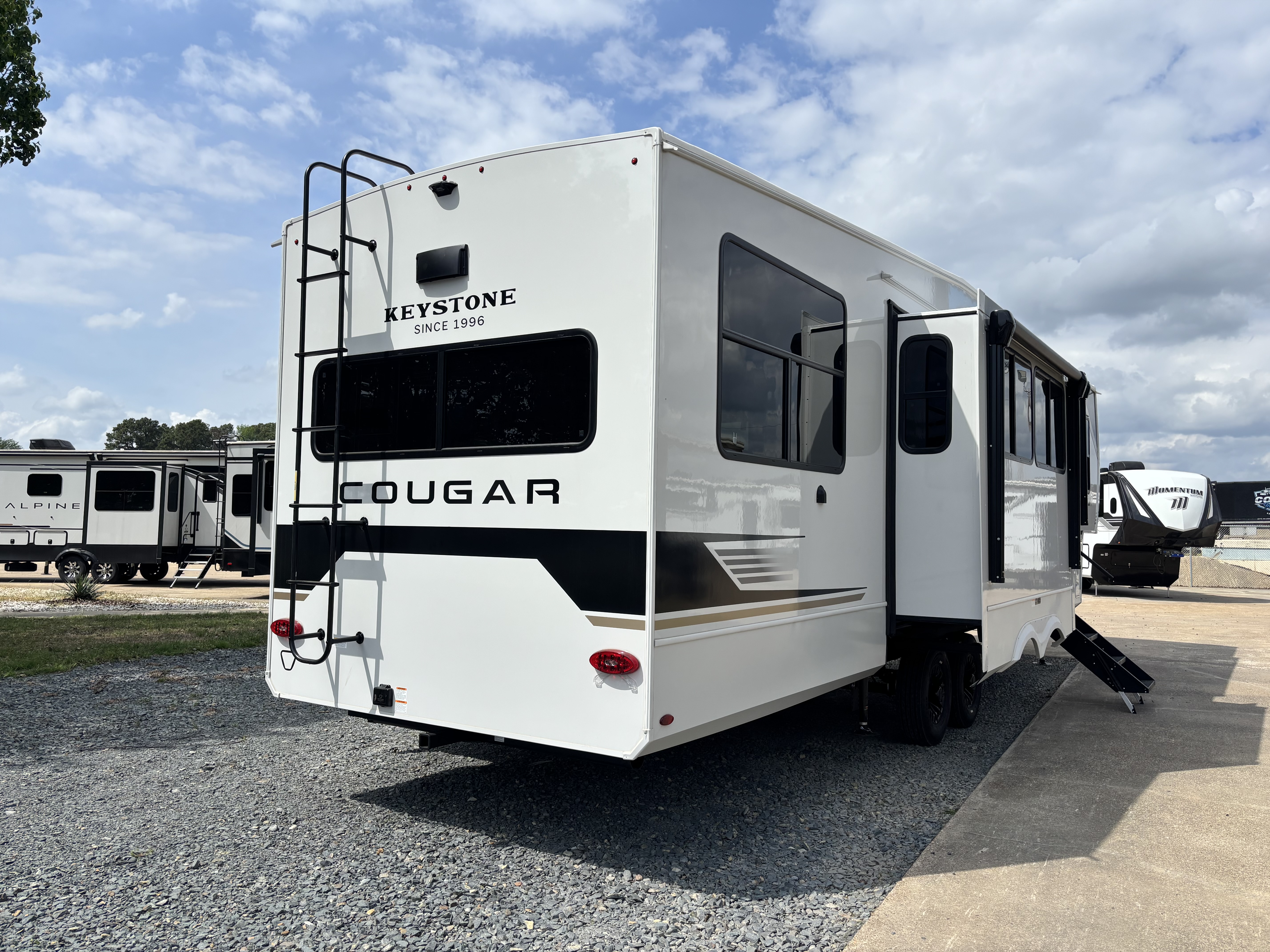 2026 Keystone Cougar 350LLK - Image 9