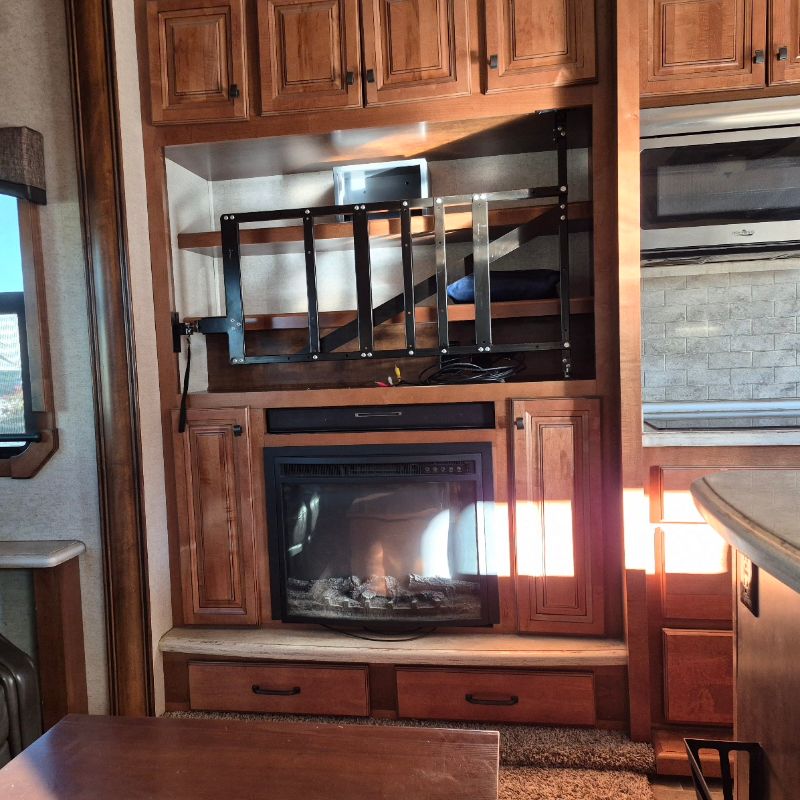 2016 Heartland Landmark 365 LM Syracuse - Image 6