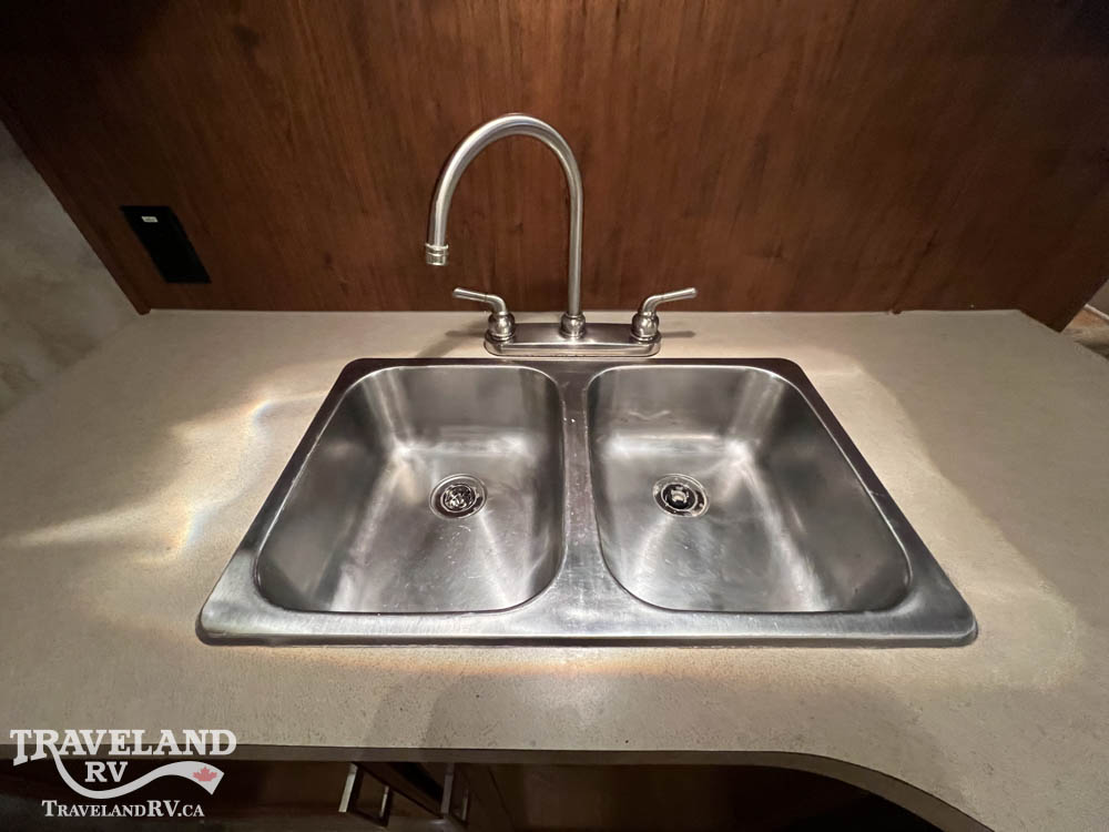 2014 CrossRoads Cruiser Aire CFL29MK - Image 13