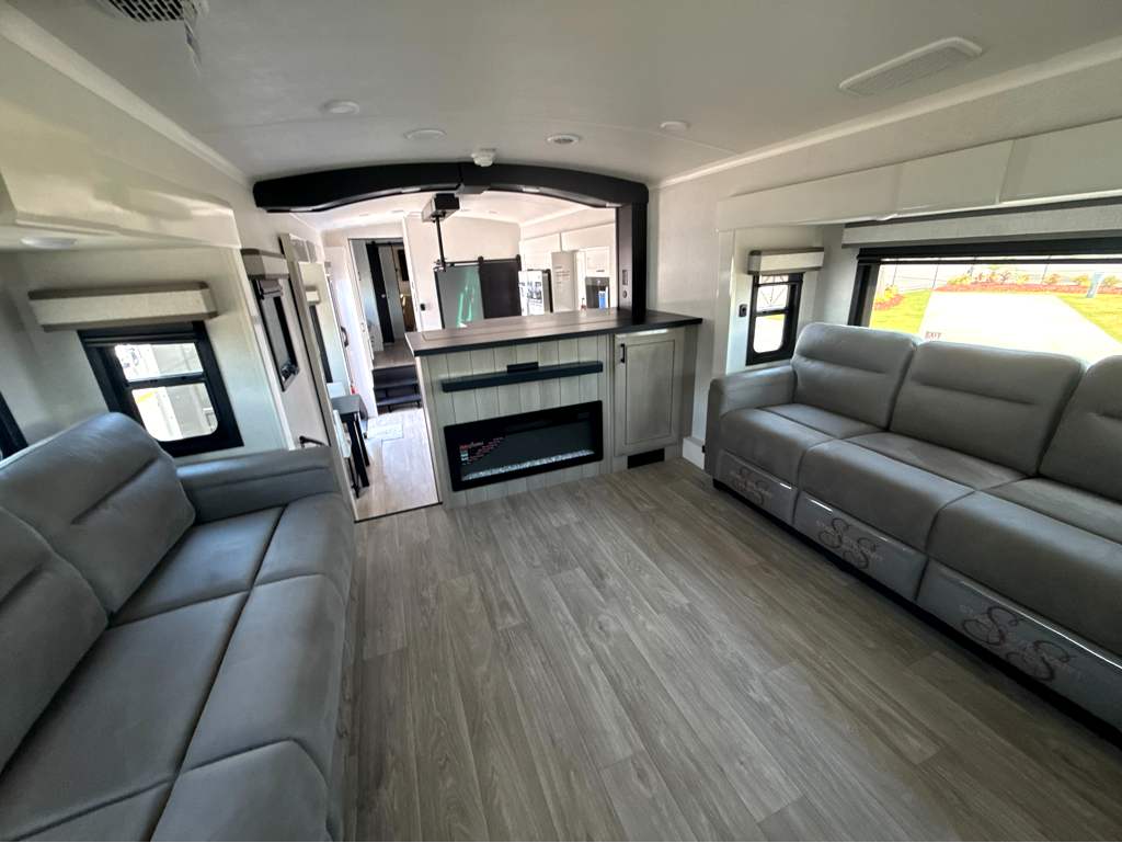 2027 JAYCO PINNACLE 39FLOK - Image 21