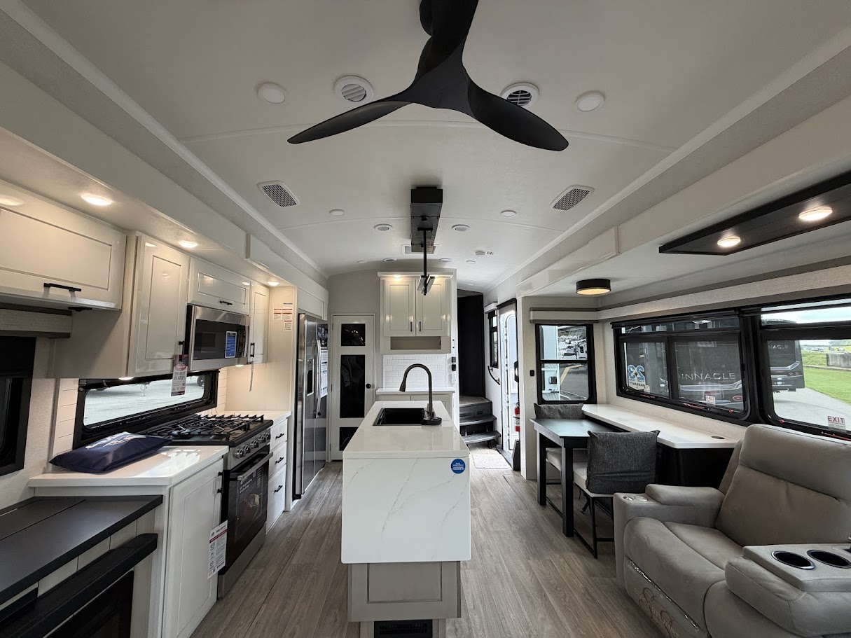 2027 JAYCO PINNACLE 32RLTS - Image 11