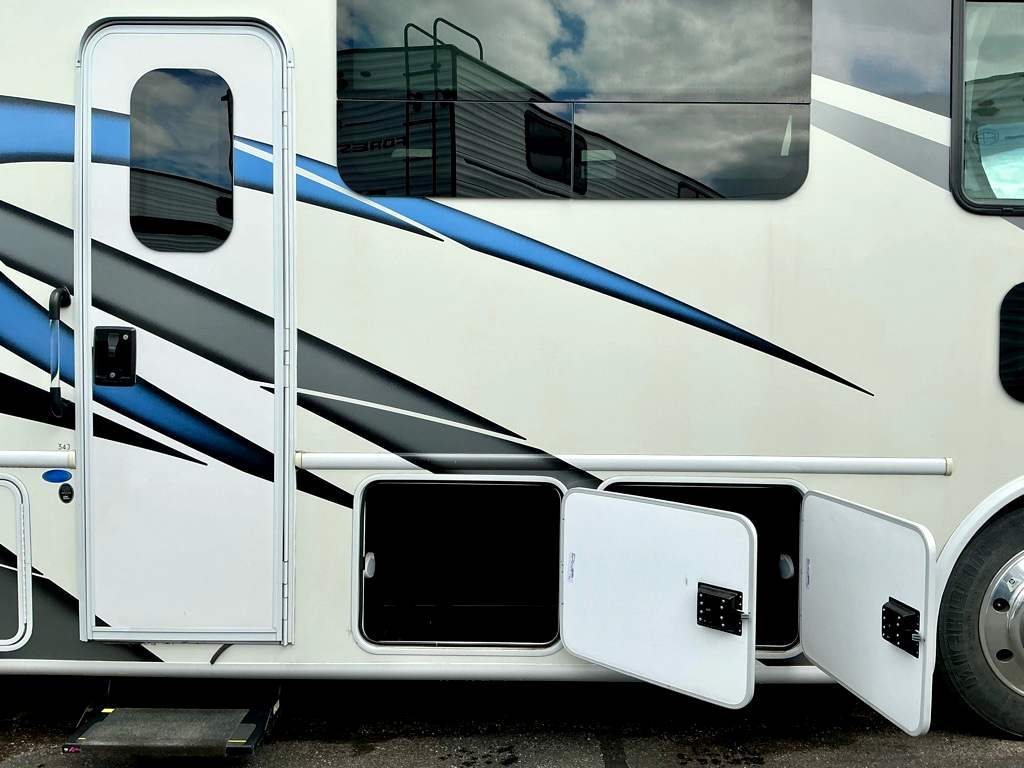 2023 THOR MOTOR COACH 34J - Image 12