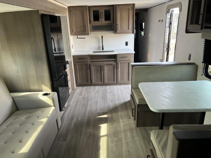 2025 Grand Design Transcend 295QBT - Image 7