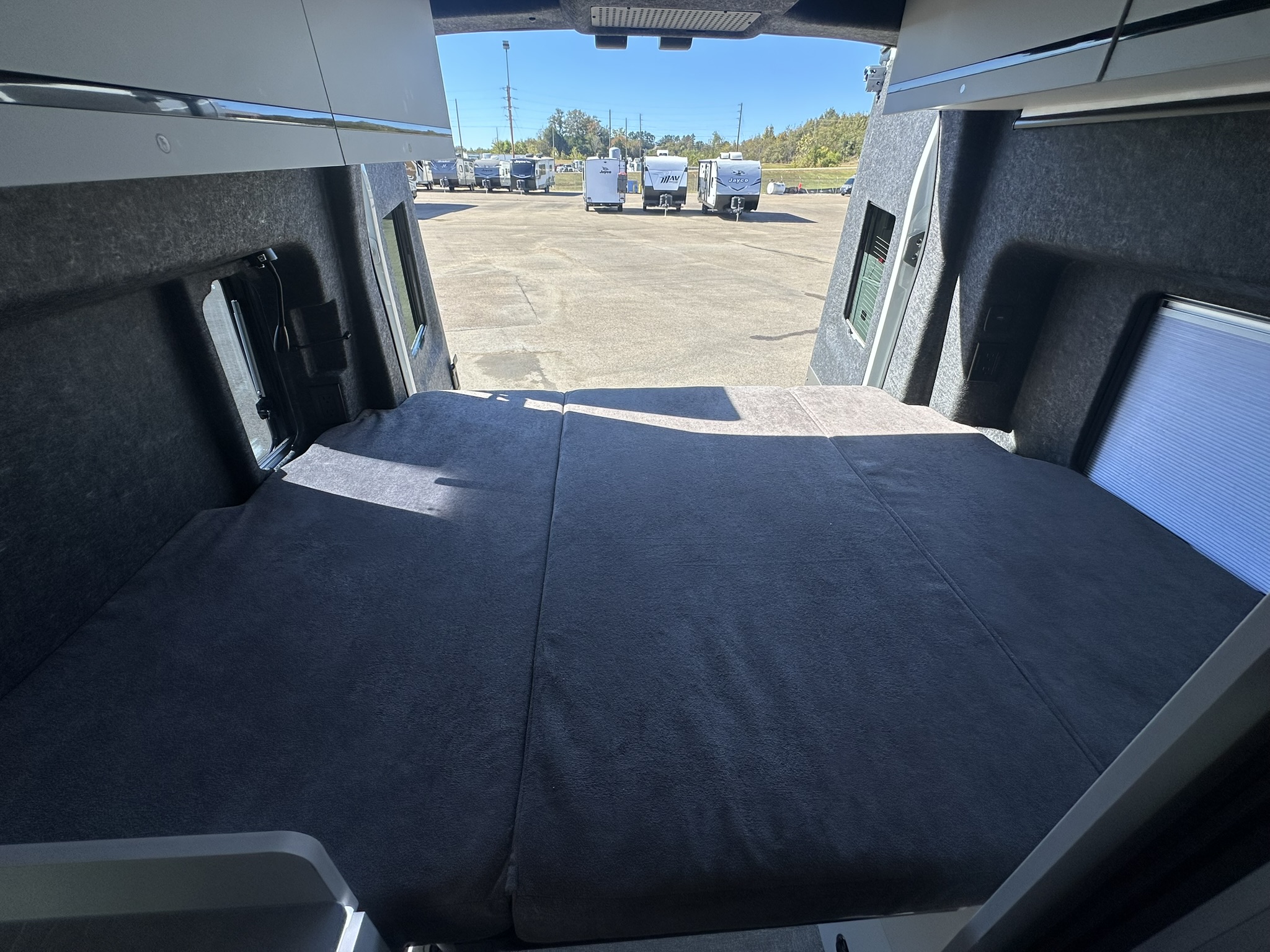 2026 GRAND DESIGN LINEAGE SERIESVT LVT1 - Image 21