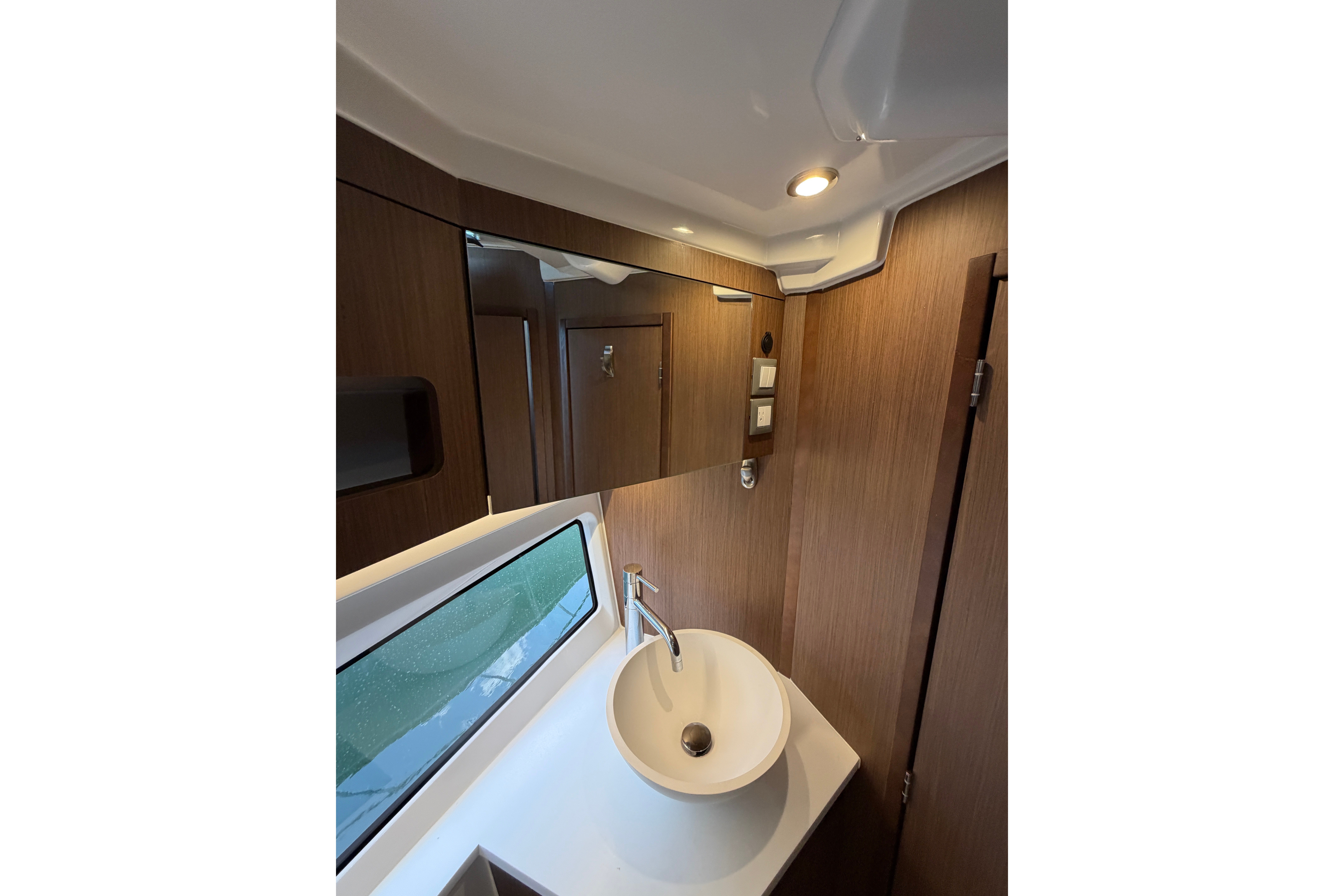 2023 Beneteau Antares 11 OB - Image 54