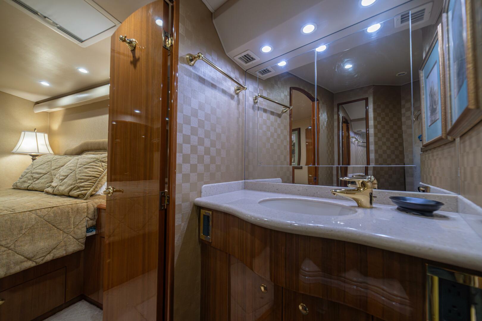 2006 Viking 56 Convertible - Image 66
