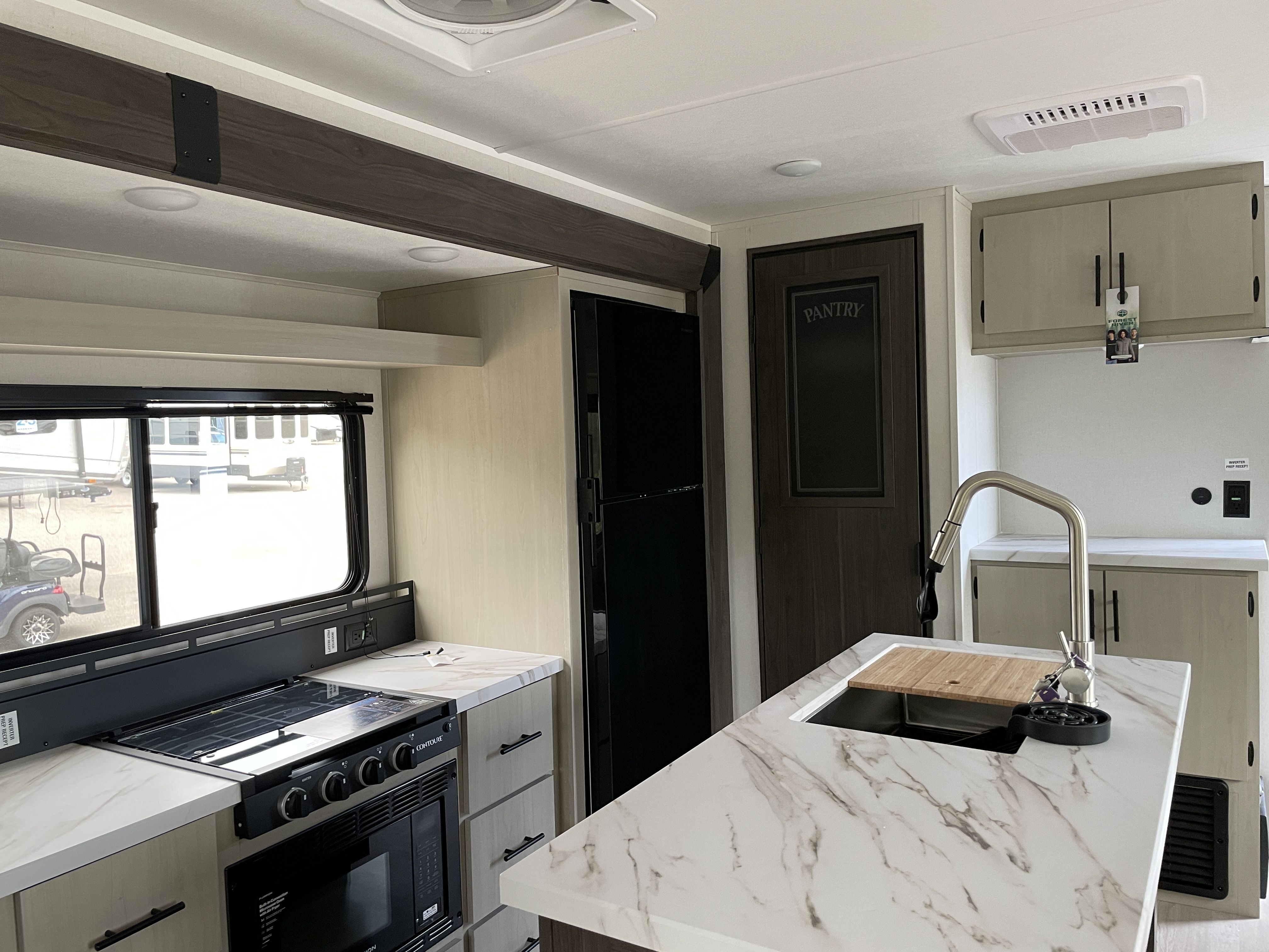 2027 Forest River Cherokee Alpha Wolf 28RLX - Image 12