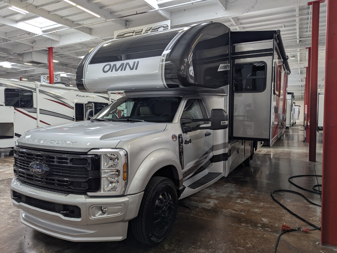 2026 Thor Motor Coach Omni Trail S29 - Image 3