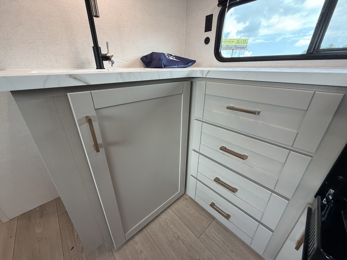 2027 JAYCO JAY FLIGHT 330TBS - Image 40