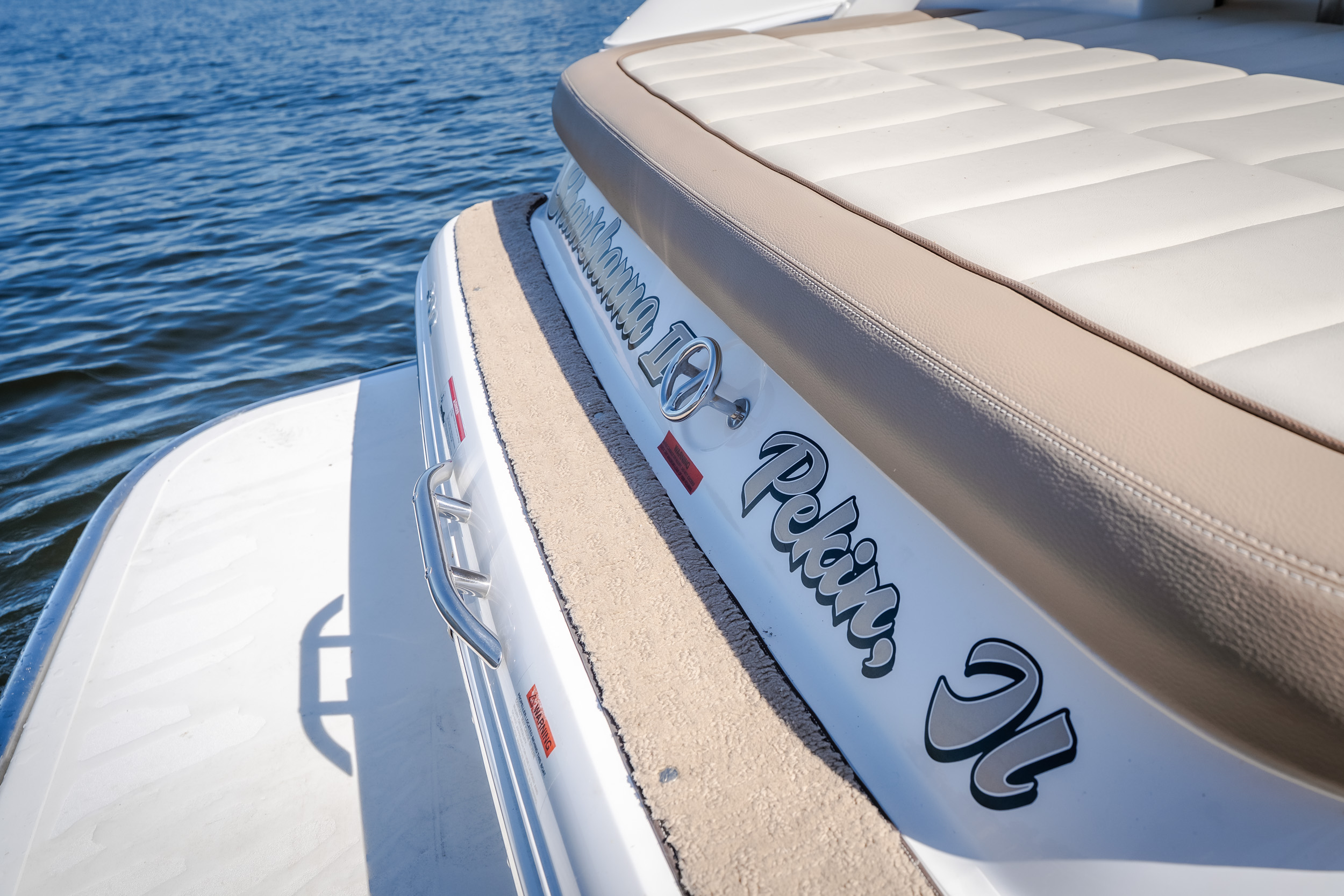 2010 Cobalt 302 - Image 31
