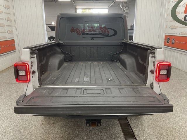 2020 Jeep Gladiator Crew Cab Rubicon 4WD - Image 9