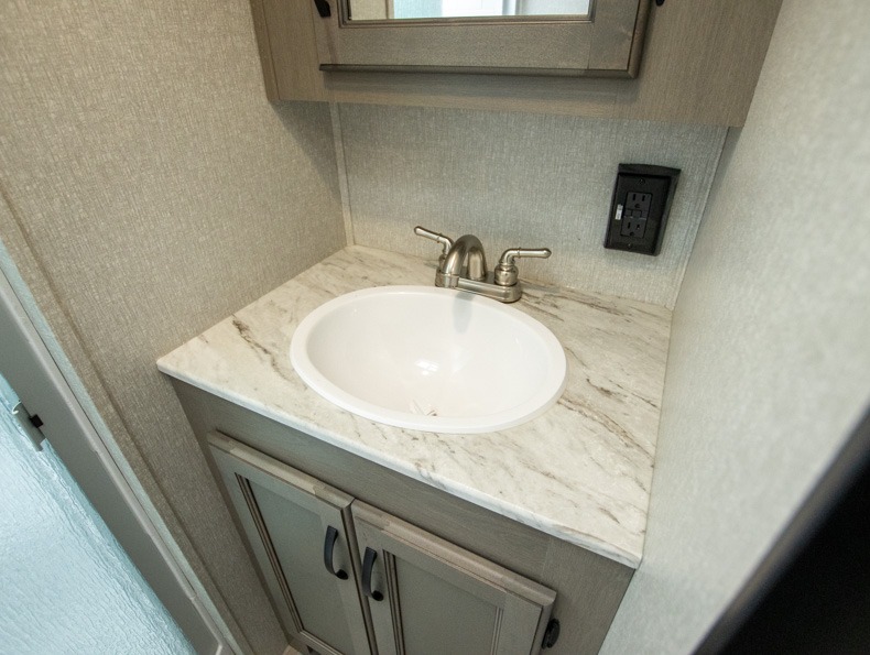 2022 Coachmen Chaparral 367BH - Image 26
